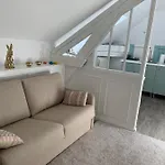 B&B Joussaume Latour 샤토티에리