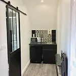 B&B Joussaume Latour 샤토티에리