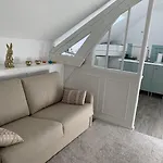 B&B Joussaume Latour 샤토티에리