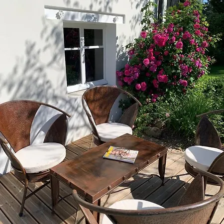 Joussaume Latour 住宿加早餐酒店