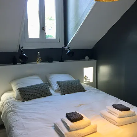 Joussaume Latour 3*