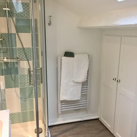 Joussaume Latour 住宿加早餐酒店