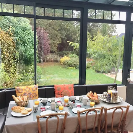 Joussaume Latour 住宿加早餐酒店 蒂耶里堡