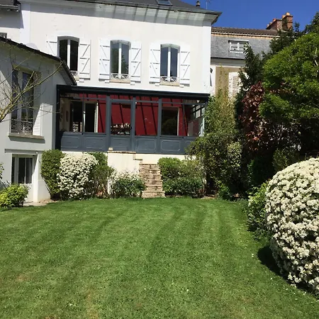 Panzió Joussaume Latour Château-Thierry