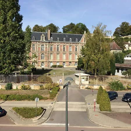 Joussaume Latour Panzió 3*