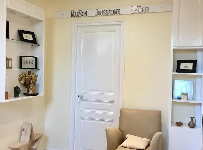 Joussaume Latour Panzió