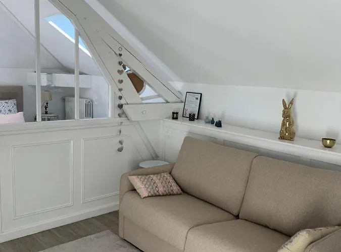 Joussaume Latour Panzió Château-Thierry