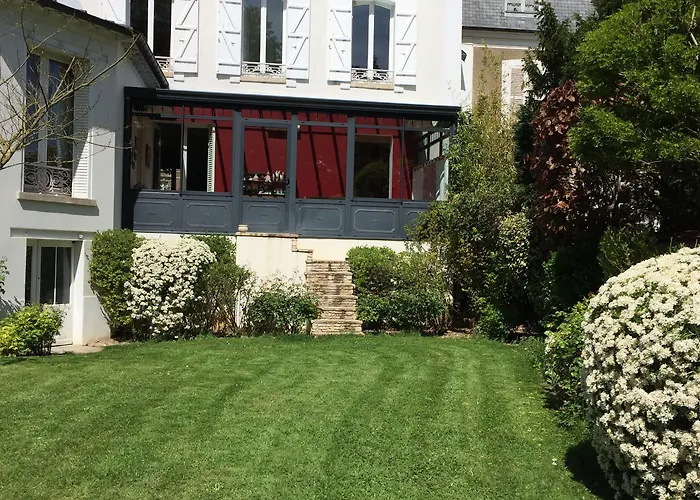 Panzió Joussaume Latour Château-Thierry