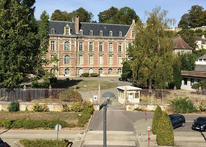 Joussaume Latour Panzió 3*