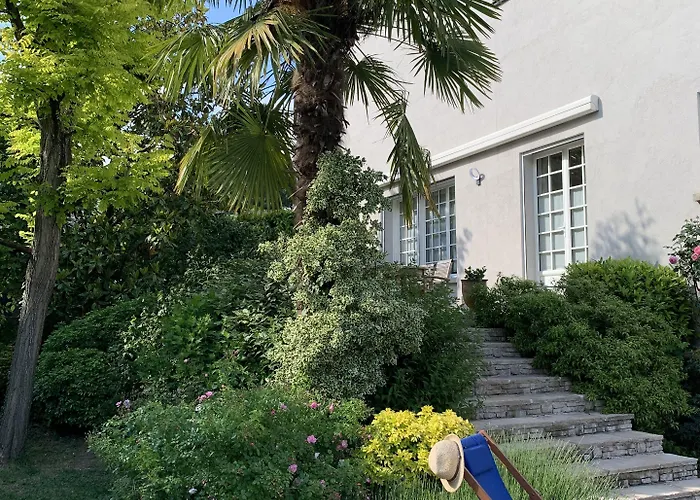 Joussaume Latour Panzió Château-Thierry